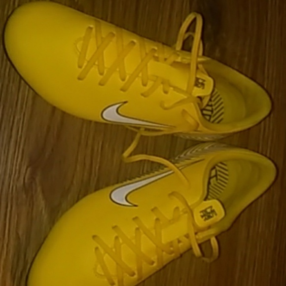 Nike football shoes - Picture 1 of 2